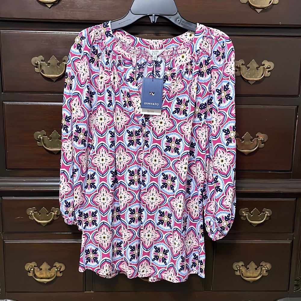 Crown & Ivy, 3/4 sleeve, pink and navy peasant top